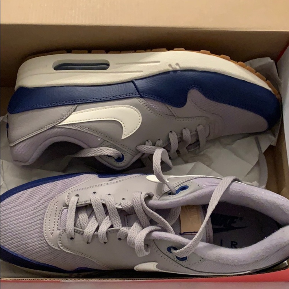 Nike men’s size 10 sneakers